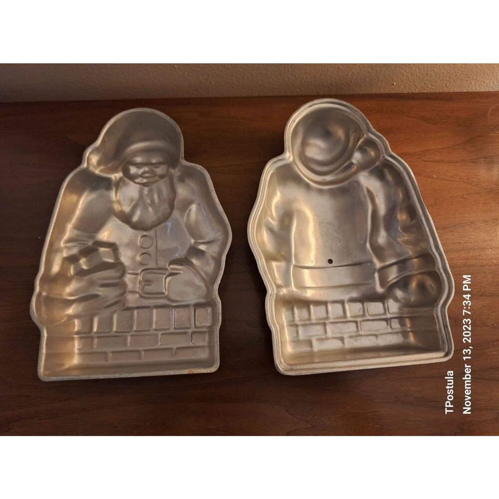 Vintage Christmas Cake Pan Santa in Chimney 3D Stand Up Cake Pan Aluminum